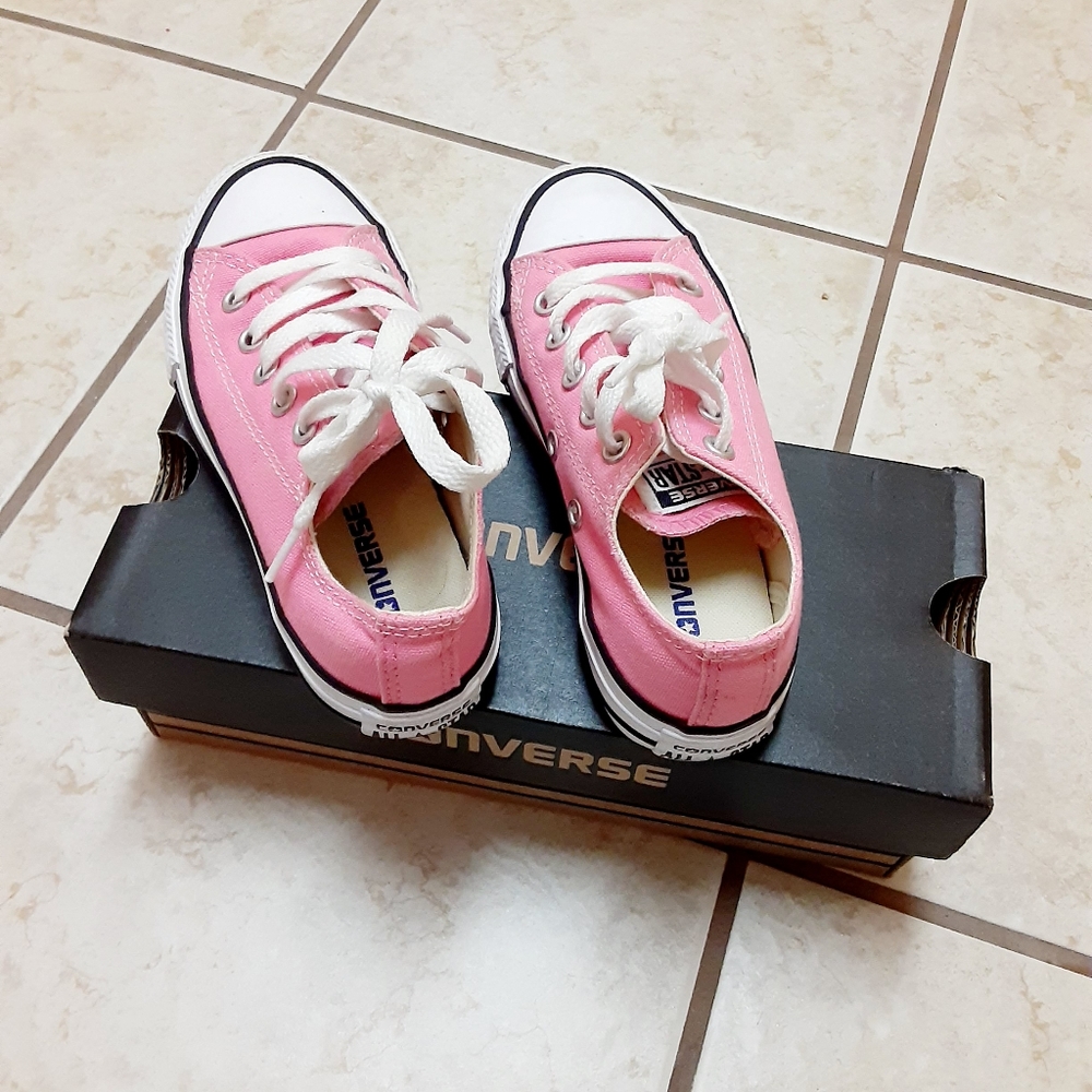 Girls size 11 Pink Converse. Gl